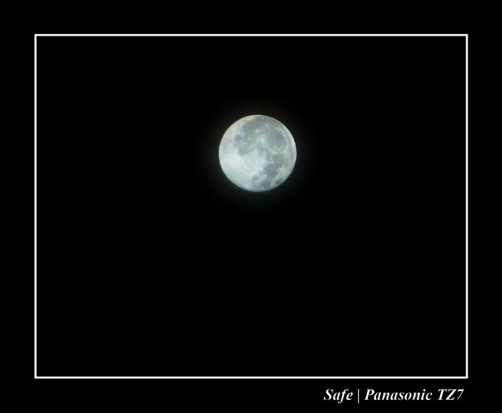 2009   08   Full moon 12